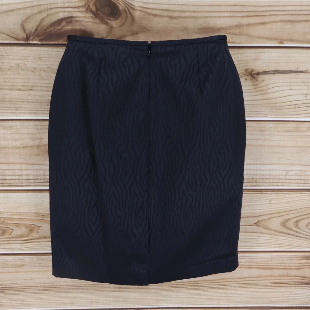 Liz Claiborne Suits Pencil Skirt Womens Size 8P Black‎ Geometric Business Career